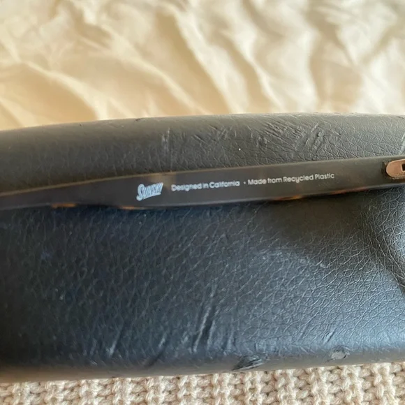 Classic Tortoise Shell Sunglasses - Picture 5 of 9